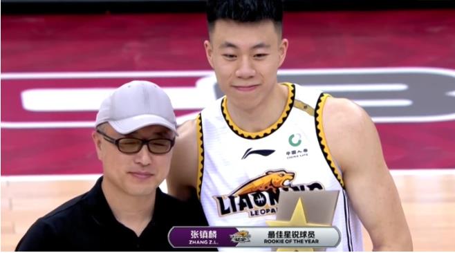 Zhang Tanglin won the best star player in CBA regular season