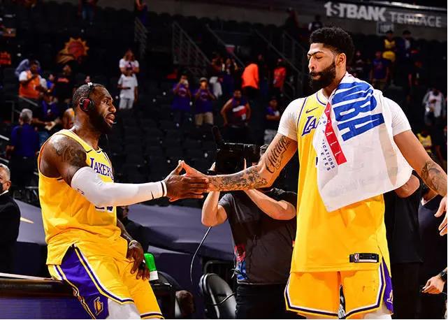 The Lakers today beat the Sun Team in 109-102 today to get 34 points + 10 rebound +7 assists + 3 block